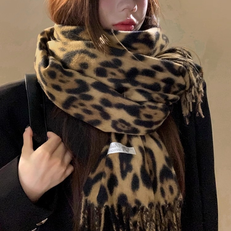 2025 New Retro Silk Leopard Pa - огляд і ціна Men Accessories To Wear