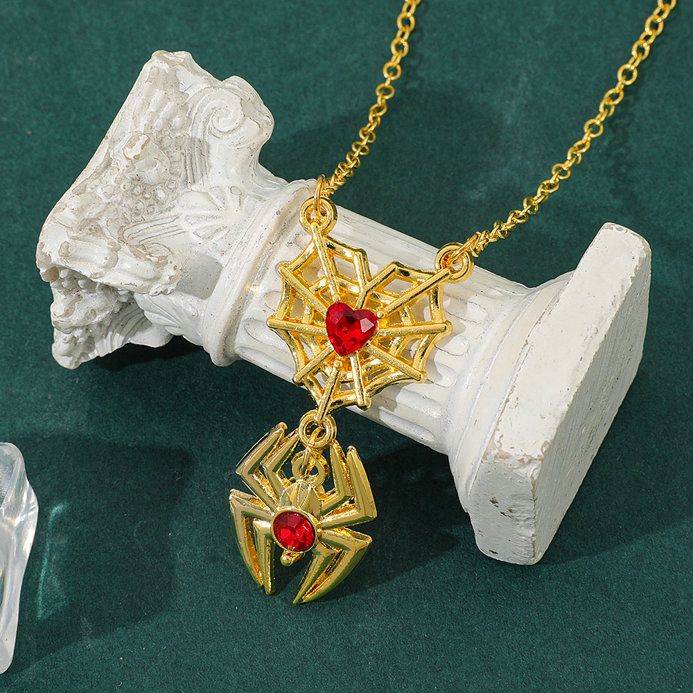 Spiderman Retro Web Heart Neck - огляд і ціна Men'S Accessories And Jewelry