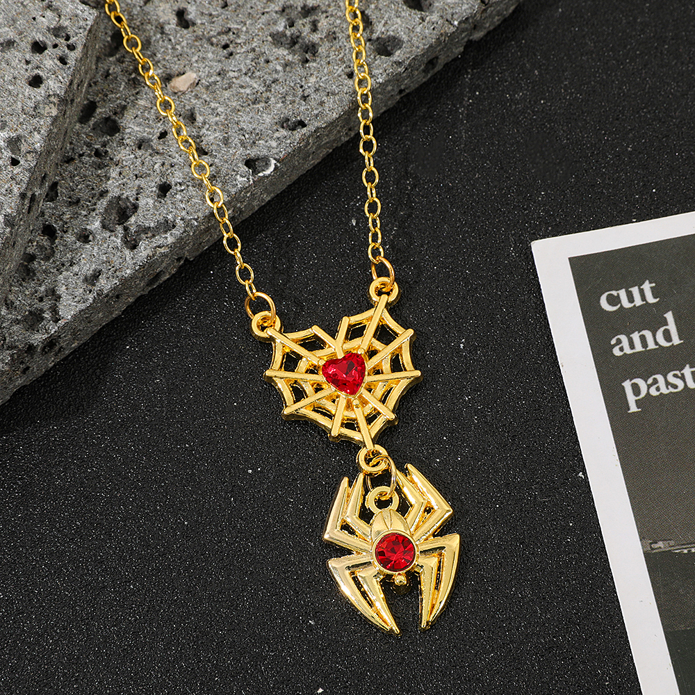 Spiderman Retro Web Heart Neck - огляд і ціна Men'S Accessories And Jewelry